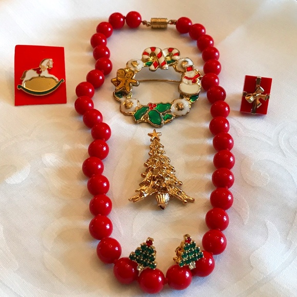 Vintage Christmas Jewelry - Picture 1 of 7